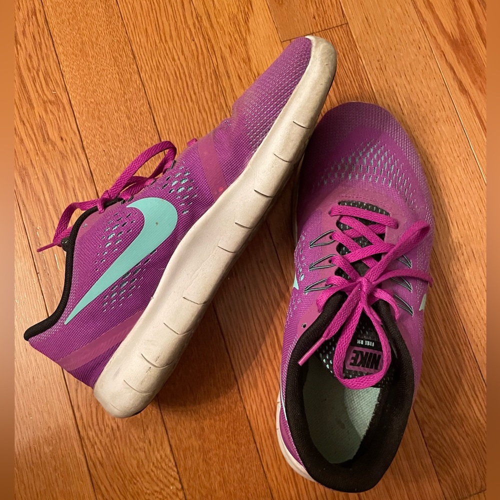 Womens Nike Free RN